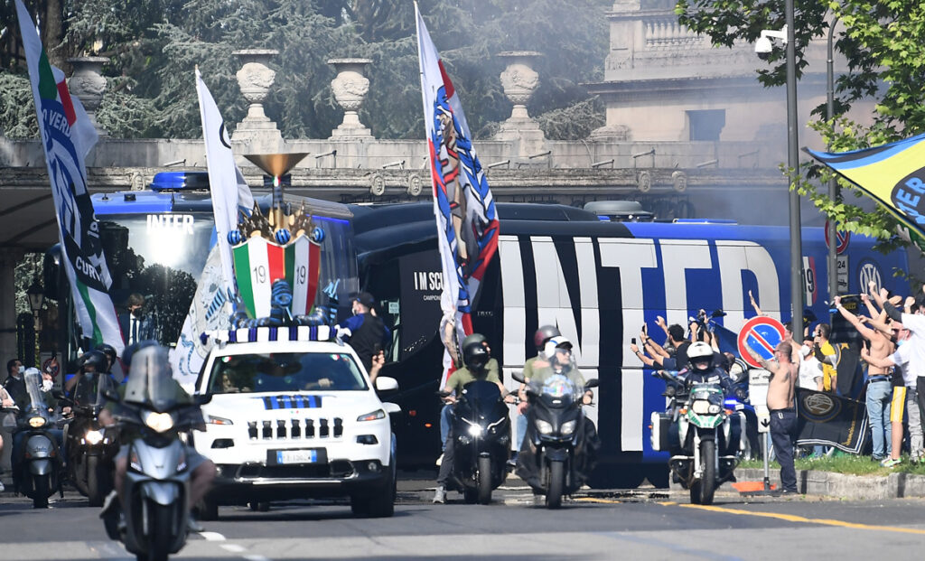 Tifosi Inter pullman 1