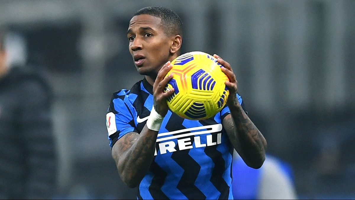 Young verso l'addio: back to England o MLS? 26 Young MG5 8711 1