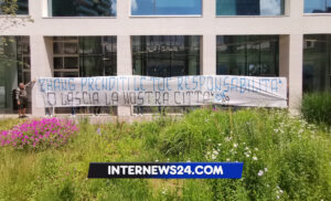 Inter, addio Conte. I tifosi non ci stanno: «Ridimensionare i campioni...» 29 Striscione Zhang