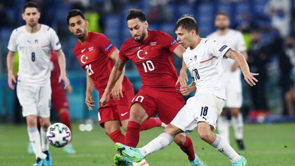 Barella Calhanoglu Turchia Italia