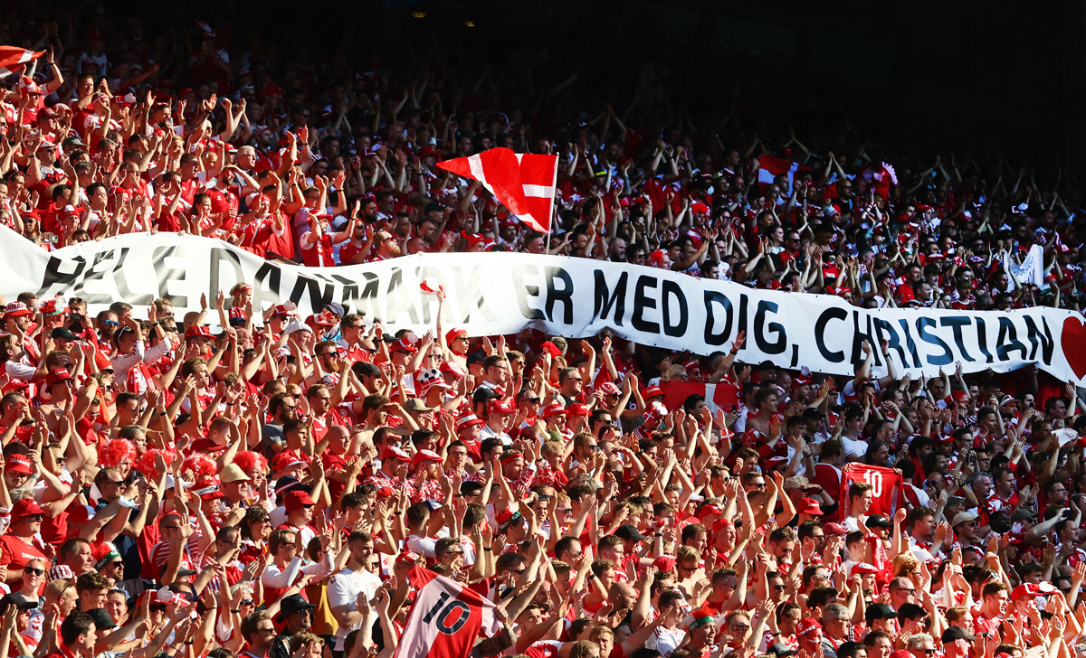 Euro 2020, tifosi danesi vittime degli inglesi: il caso 26 Tifosi Danimarca Eriksen