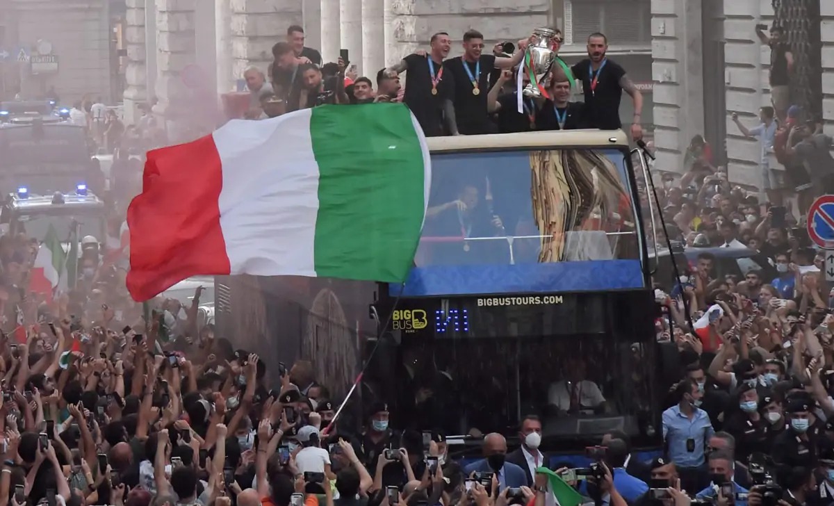 Italia campione d'Europa, festa con il pullman scoperto per le vie di Roma - VIDEO 26 WhatsApp Image 2021 07 12 at 21.01.45