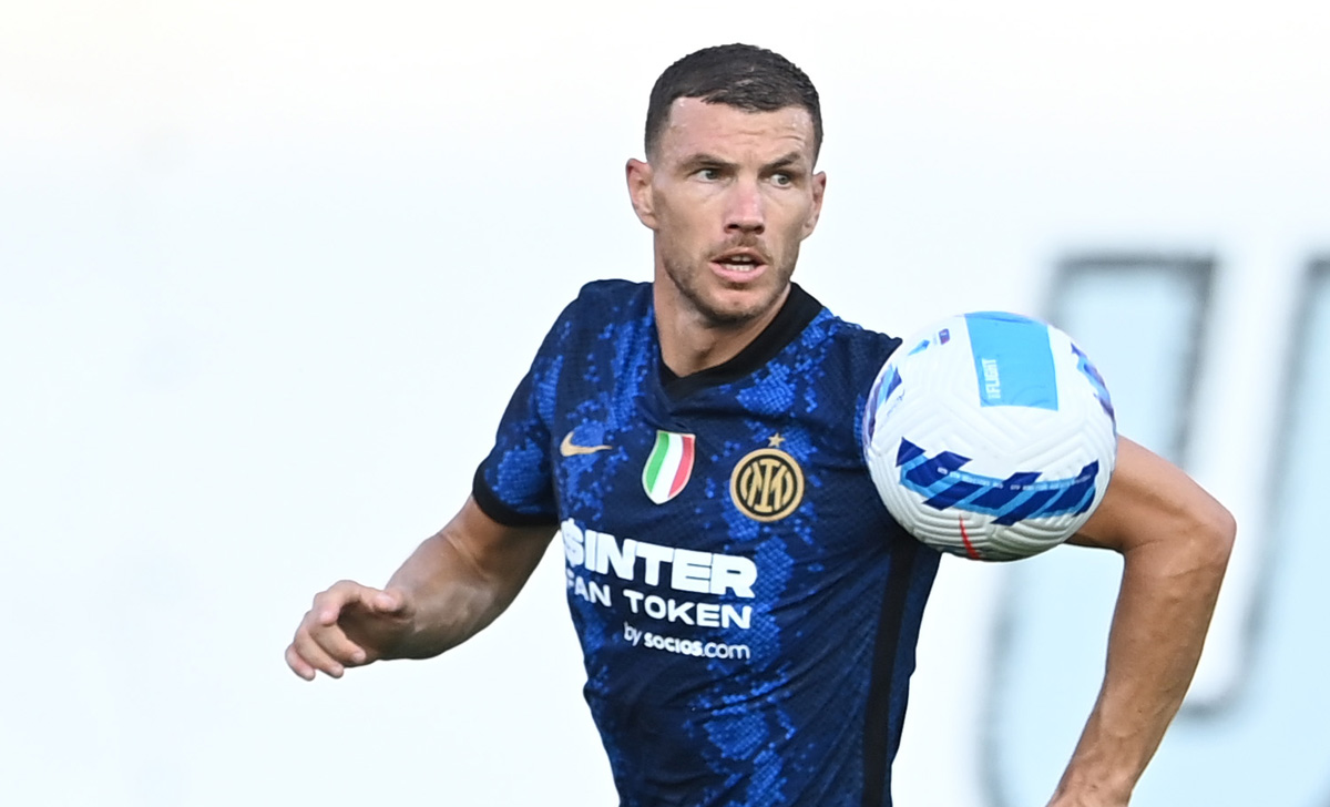 Dzeko: «Felice di essere qui, darò tutto per questi colori» 26 Dzeko 4