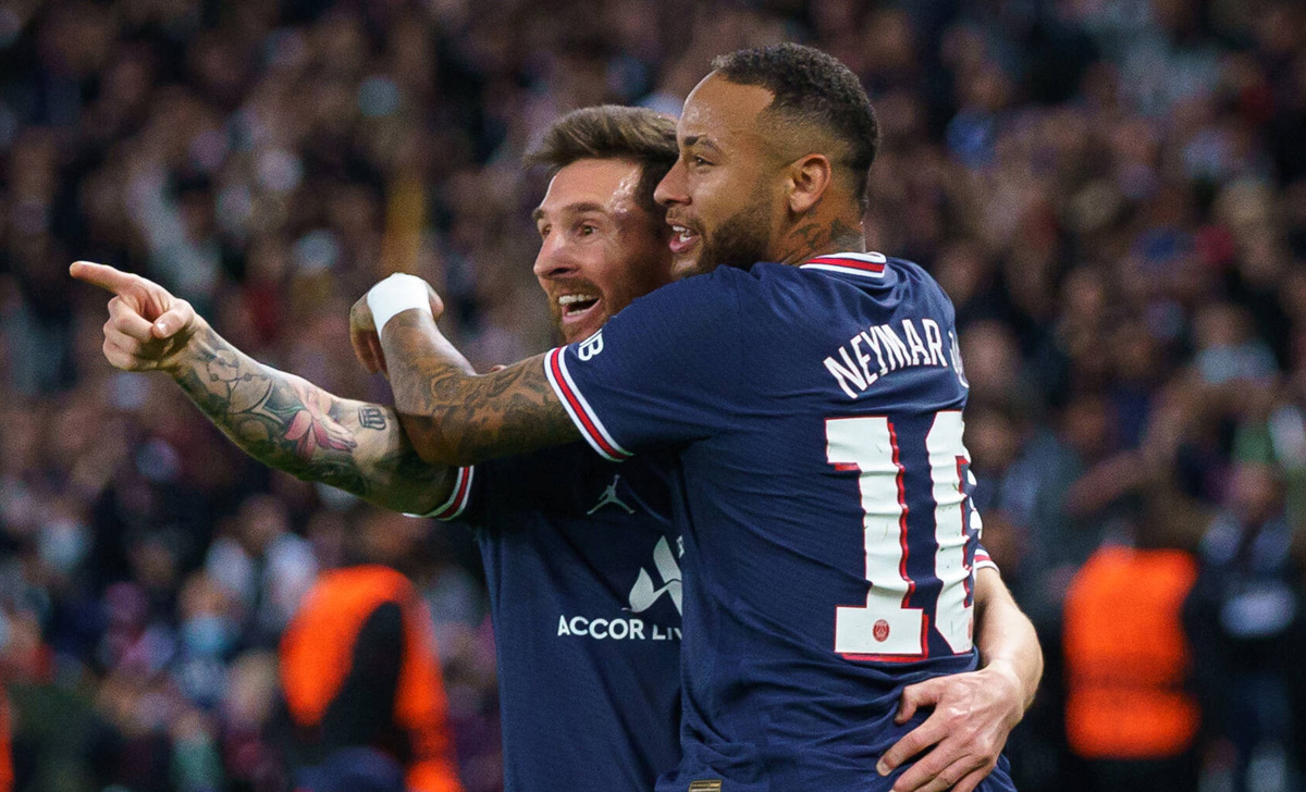Neymar assente nella prima amichevole estiva del PSG. Ecco il motivo 26 Messi Neymar esultanza