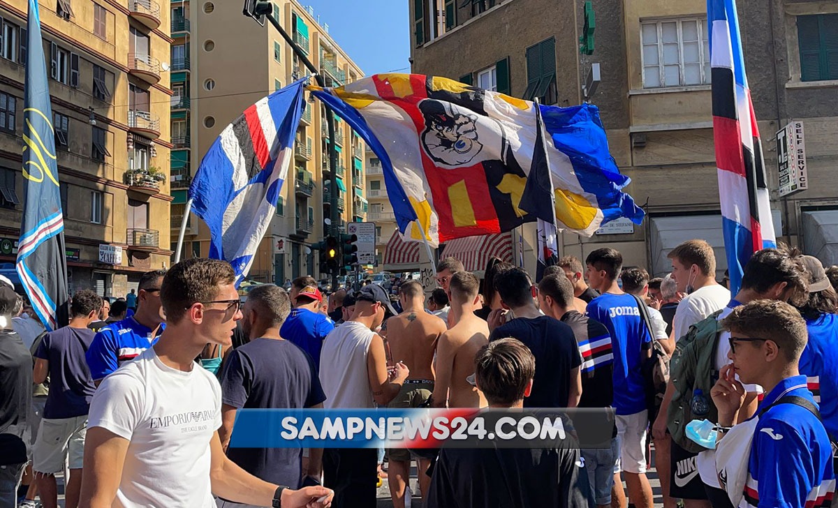 Sampdoria Inter, la carica dei tifosi blucerchiati: cori e bandiere fuori dal Ferraris 26 WhatsApp Image 2021 09 12 at 10.42.43