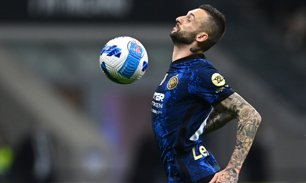 Brozovic, rinnovo fino al 2026: ecco cosa cambia sui conti dell'Inter - Inter News 24