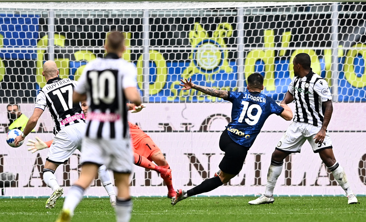 Gol Correa: guizzo vincente del Tucu, prima gioia a San Siro 26 Gol Correa Inter Udinese