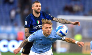 Lazio Inter 3-1: i biancocelesti vincono tra le polemiche. Prima sconfitta in campionato per i nerazzurri