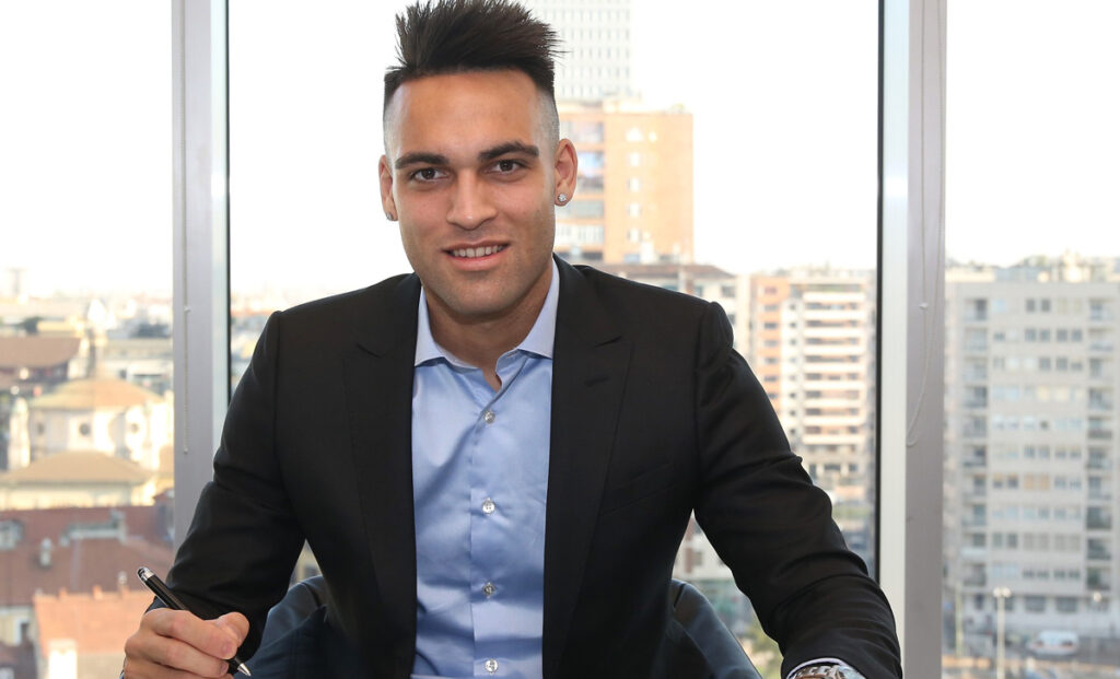 Lautaro Martinez 9