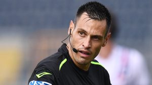 Inter Napoli, l’arbitro Mariani spedito in B dopo il rigore: ecco però il vero motivo dietro la decisione