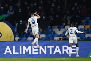 Napoli Inter 1-1: Dzeko risponde a Insigne. Il big match finisce in parità