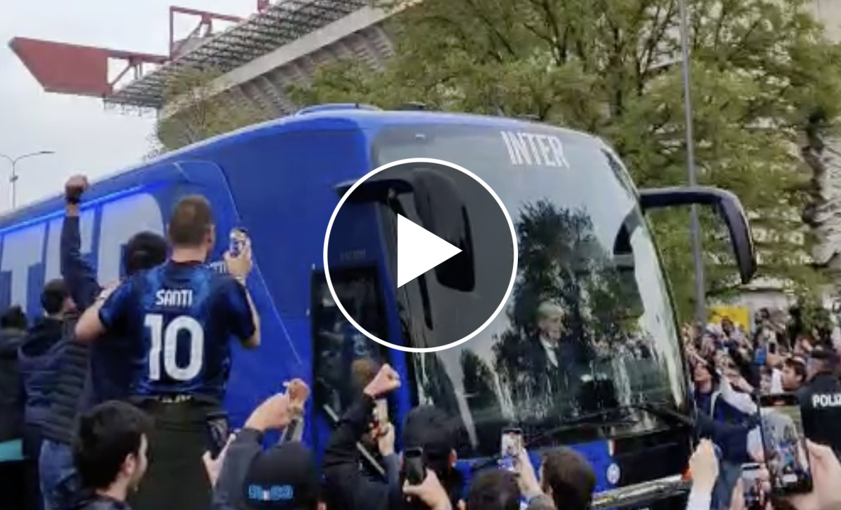 Inter Milan, il pullman nerazzurro arriva a San Siro - VIDEO 26 Schermata 2022 04 19 alle 20.12 1