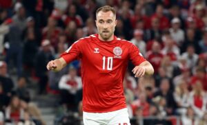 Danimarca, Kjaer abbraccia Eriksen: «Contenti sia qui in Qatar con noi»