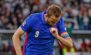 One Love, niente fascia per Kane, ma un costosissimo Rolex arcobaleno