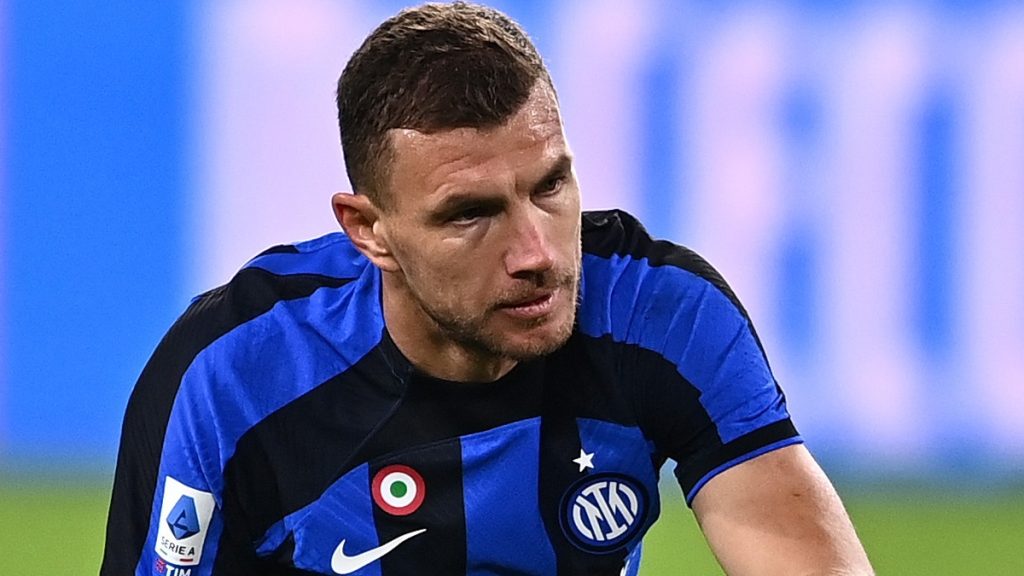 Inter-Lecce, si deve sbloccare Edin Dzeko. Da quanto tempo è a secco di goal? 1 Dzeko Inter