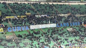 Inter, nuovo striscione per Skriniar. «Resta a Milano, sei il nostro capitano»
