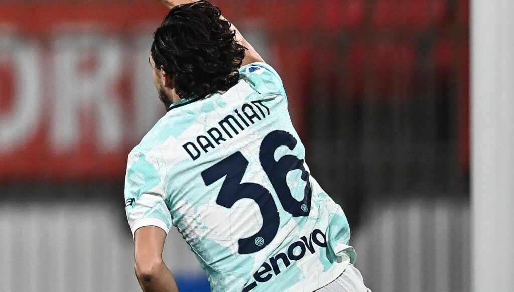 esult gol Darmian MG8 3053