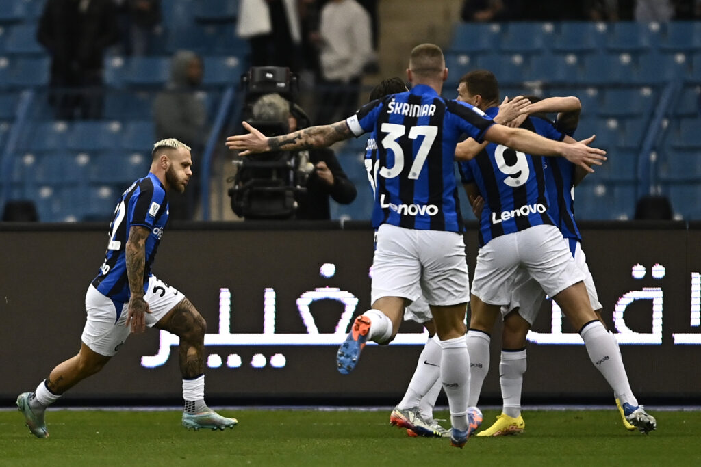 Pagelle Milan-Inter: Tripudio neroazzurro. Barella, Dzeko e Dimarco da impazzire 1 esult gol Dimarco MG0 2813 1