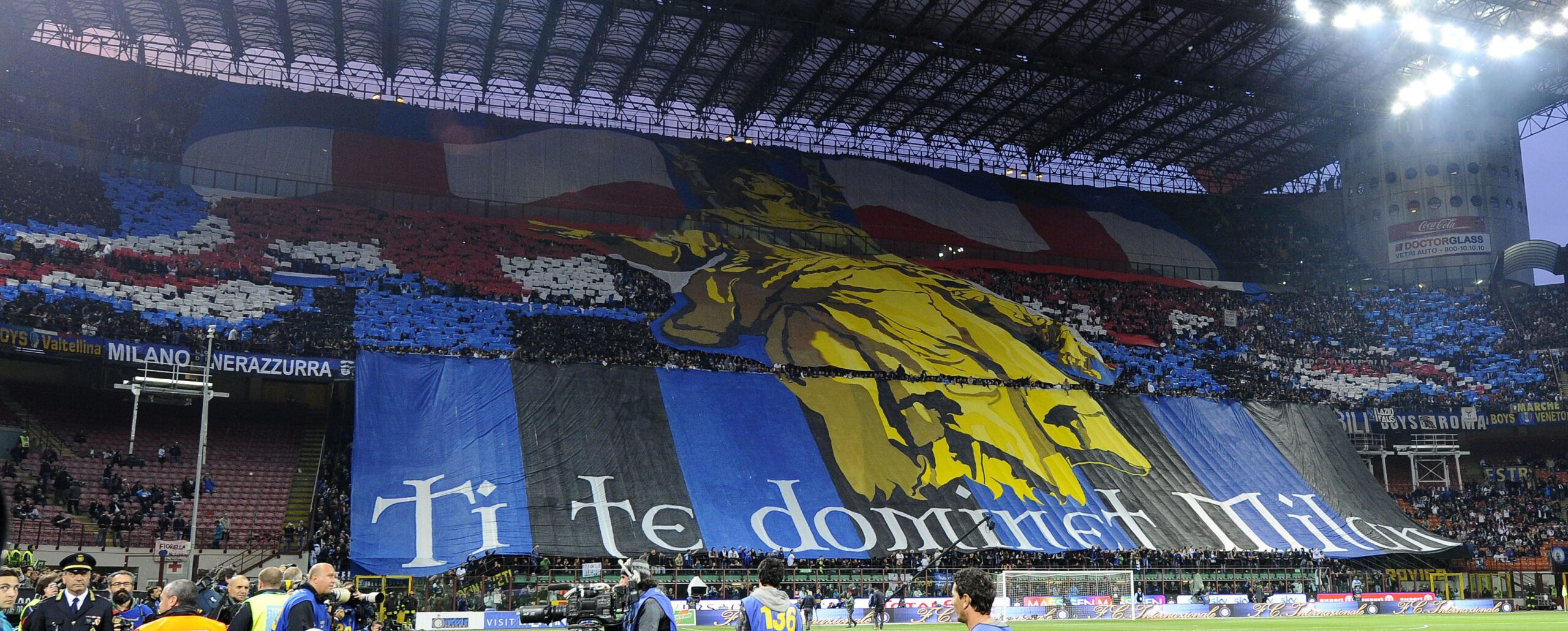 coreografia tifosi Inter GC19833 scaled