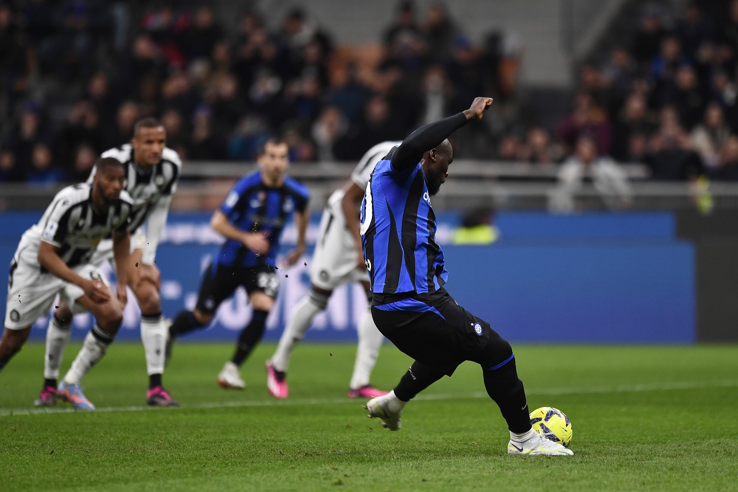 Inter-Udinese, Casarin: «Arbitro? Incerto sul rigore. Calma il nervosismo con i gialli» 26 gol Lukaku MP1 9052