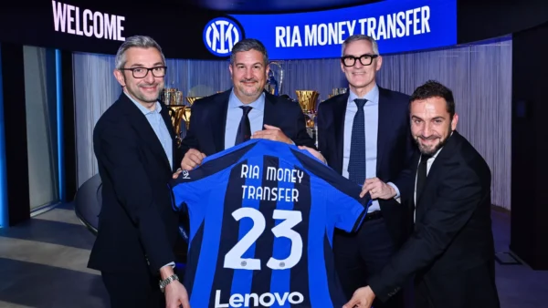 FC Internazionale Partner Shake Hands crop