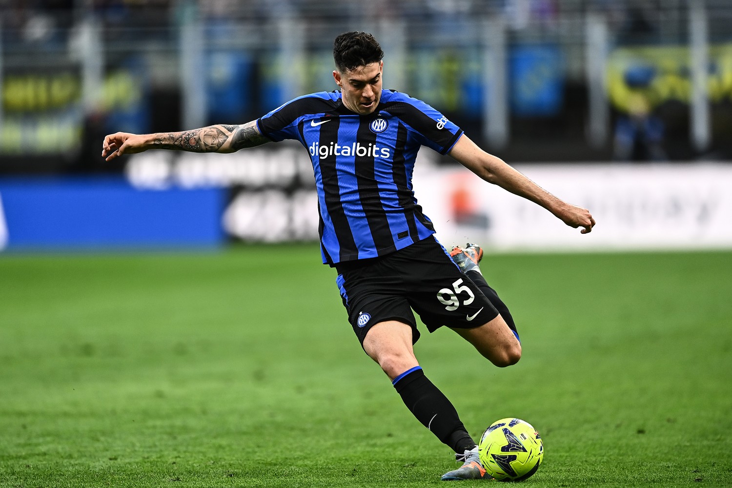 Bastoni, l'agente: «I contratti si firmano in due. Quando un calciatore aspetta troppo non rinnova» 26 Bastoni MG8 5516