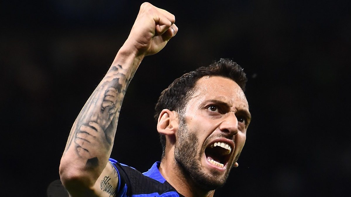 Inter, UFFICIALE, altro rinnovo nerazzurro: Calhanoglu firma fino al 2027 26 Calhanoglu MG6 6871