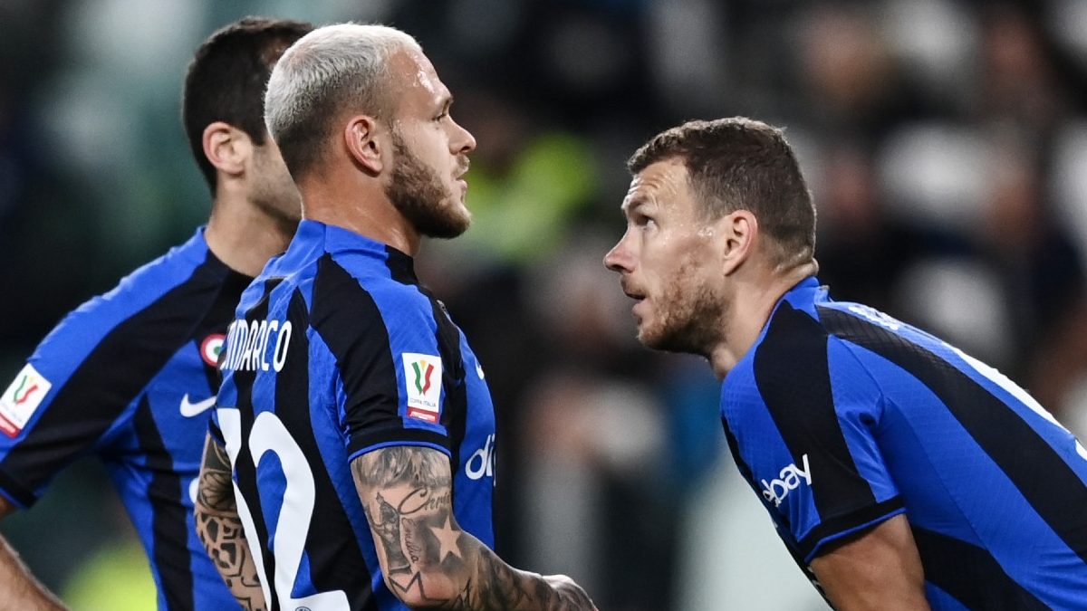 Inter-Benfica, tutto pronto a San Siro: la dressing room dei nerazzurri - FOTO 26 Dzeko Dimarco