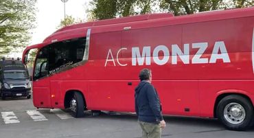 VIDEO IN24 - Il bus del Monza arrivato a San Siro per la gara con l'Inter 26 monza