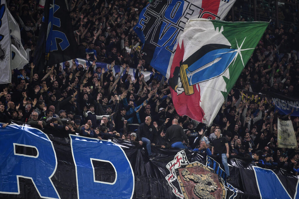 Inter-Sassuolo, ennesimo clima spettacolare a San Siro 1 tifosi Inter MG6 3509 scaled