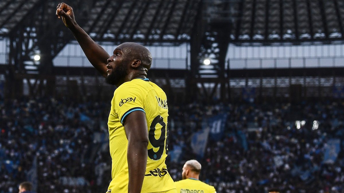 L'Inter cade al Maradona contro il Napoli. Gagliardini rovina i piani ad Inzaghi 26 Lukaku