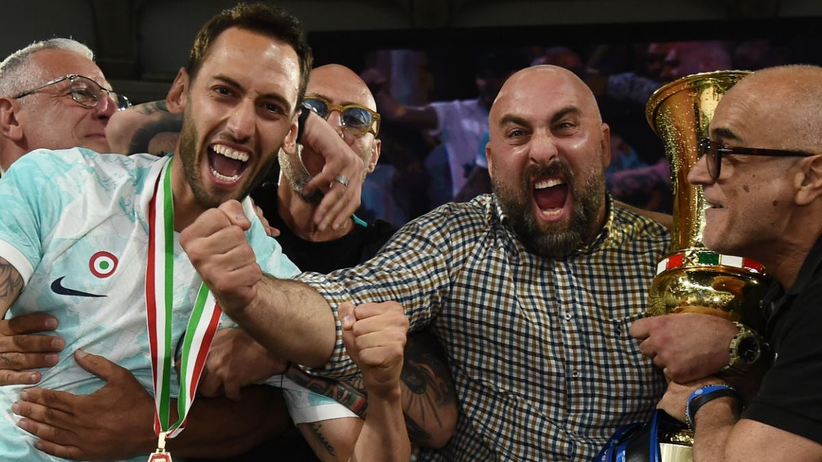 Calhanoglu a Sky: «D'accordo per il rinnovo, sono molto contento all'Inter. A Istanbul…» 26 Calhanoglu