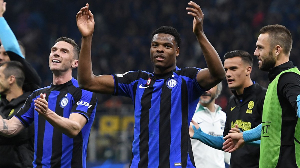 Gosens e Dumfries: «Lavoro duro in Giappone, poi si torna ad Appiano» 26 Dumfries Gosens