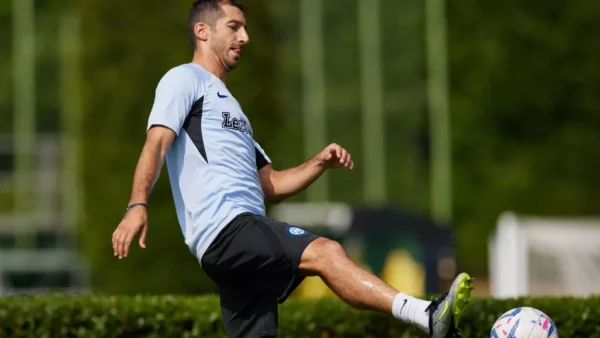 Mkhitaryan-allenamento