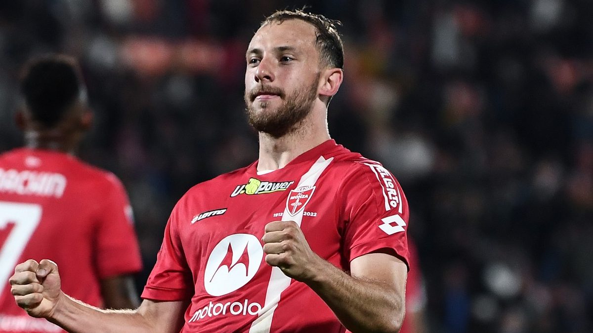 Carlos Augusto all'Inter, beffata la Juve: le cifre dell'affare 26 Carlos Augusto