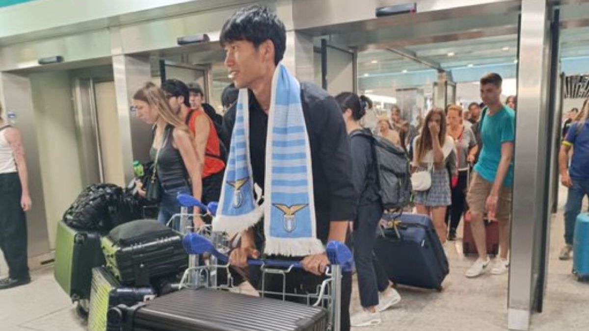 Kamada inizia l'avventura alla Lazio dopo il no dell'Inter. Il giapponese è in Italia 26 WhatsApp Image 2023 08 03 at 18.34.09