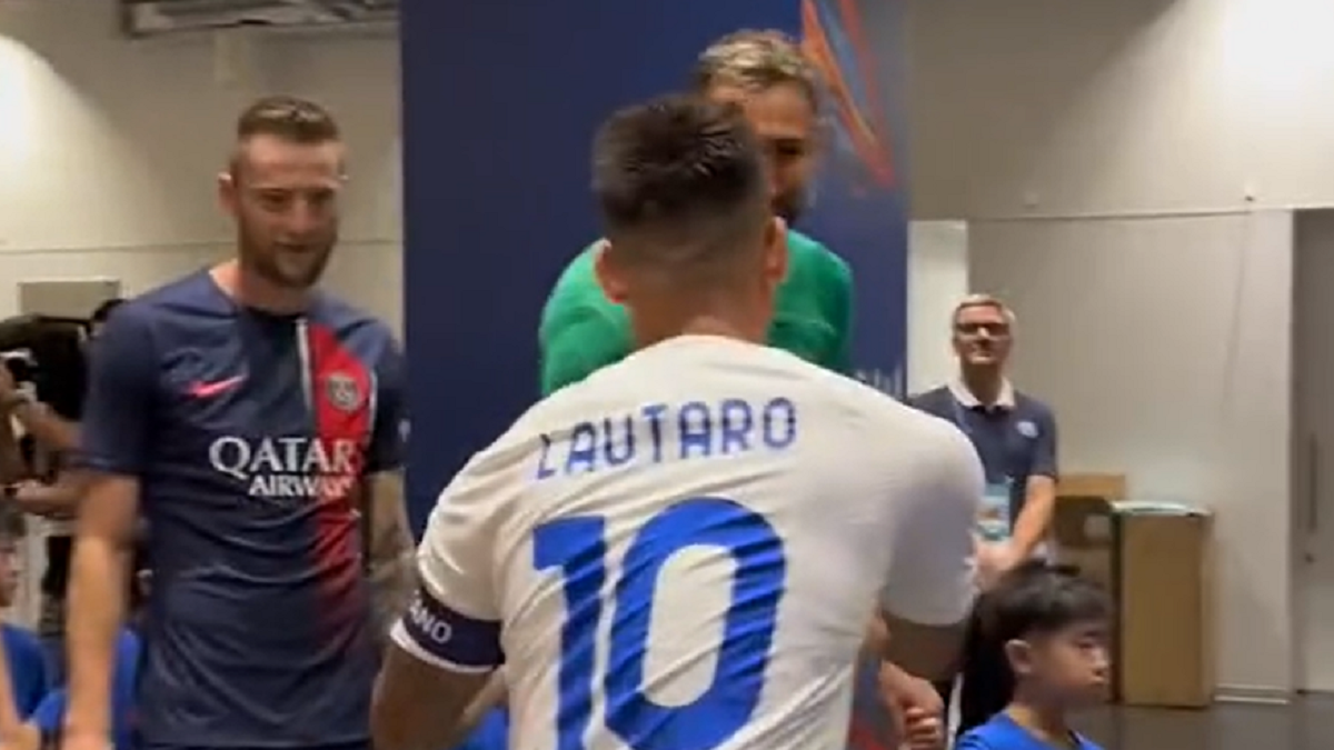 PSG-Inter, abbraccio tra Lautaro e Donnarumma. La reazione di Skriniar - VIDEO 26 skriniar inter lautaro donnarumma