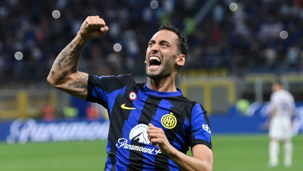 Calhanoglu Inter Fiorentina