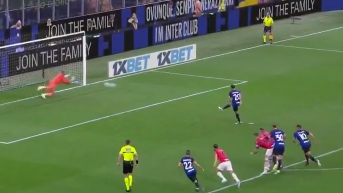 Derby, l'Inter non si ferma più: Calhanoglu dal dischetto firma il 4-1 -VIDEO 26 Derby, gol Calhanoglu