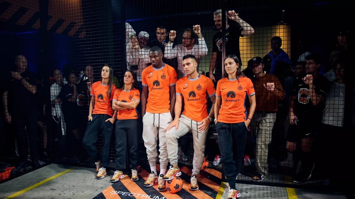 Inter in arancione, è la 14ª volta nella storia nerazzurra 26 Inter, terza maglia