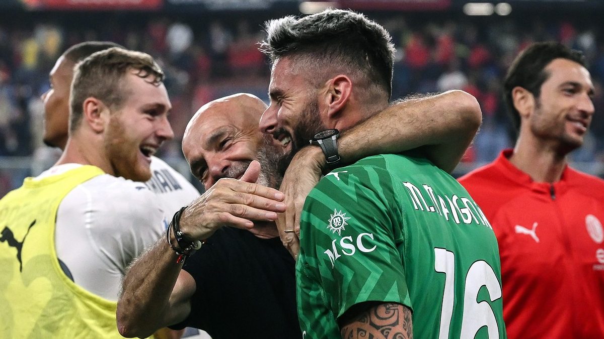 Classifica Serie A aggiornata dopo Genoa-Milan: i rossoneri sorpassano l'Inter 26 Giroud Pioli MG2 2783 e1696713214516