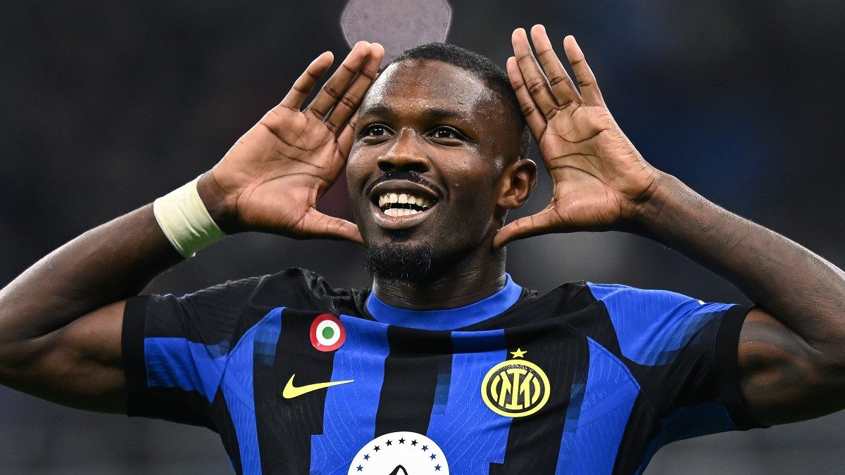 Adriano chiama, Thuram risponde! L'Inter viaggia sui social -FOTO 26 esult gol Thuram DB1 3898 e1698605432672