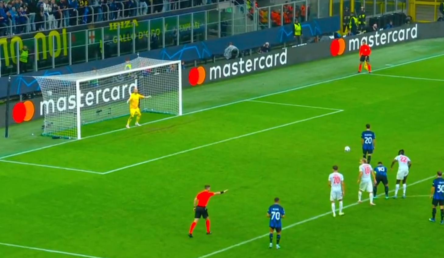 Inter Salisburgo, goal di Calhanoglu su rigore - VIDEO 26 inter salisburgo calhanoglu 1