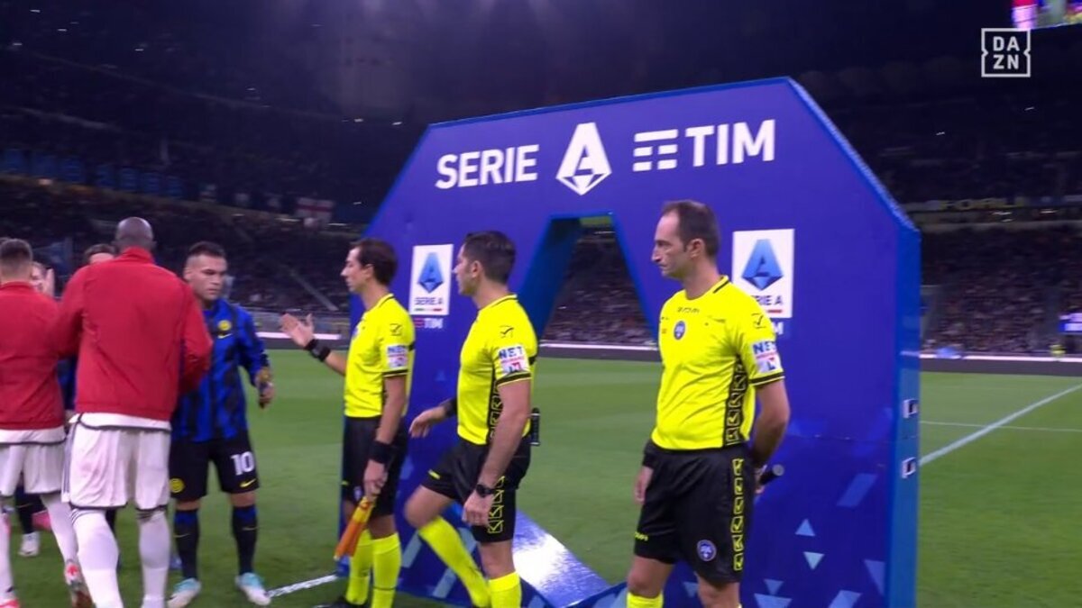 Lautaro Lukaku, stretta di mano gelida a San Siro 26 Lautaro lukaku