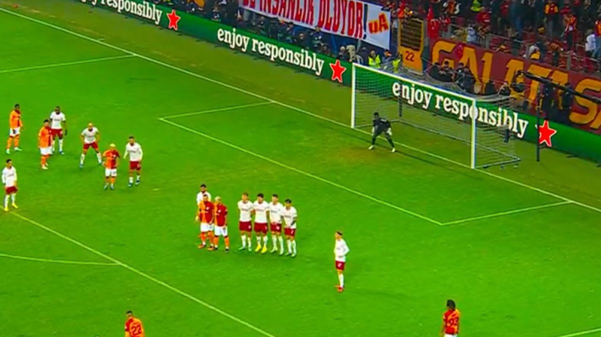 Onana, che papera contro il Galatasaray! -VIDEO 26 Onana