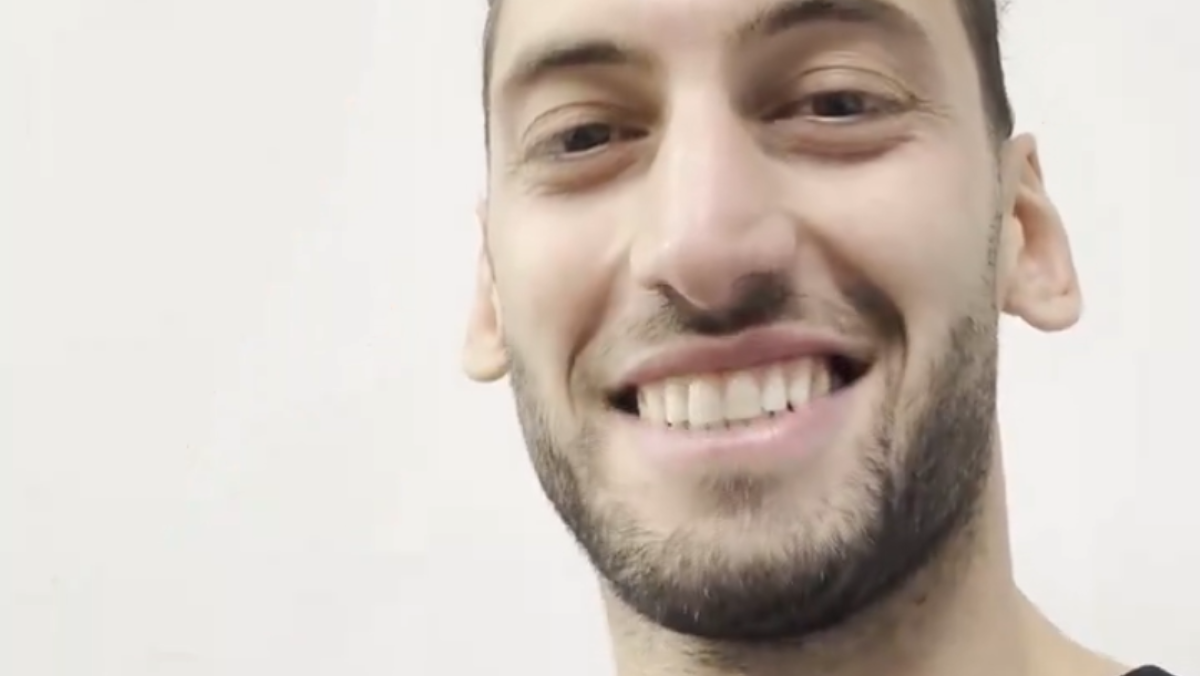 Calhanoglu dopo il Napoli, la dedica speciale -VIDEO 26 Calhanoglu