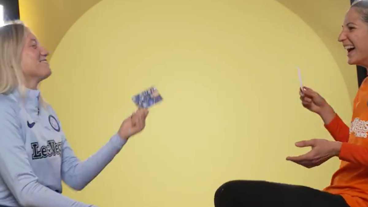 Santi sfida Durante: le nerazzurre alle prese con la post-it challenge 26 Santi Durante