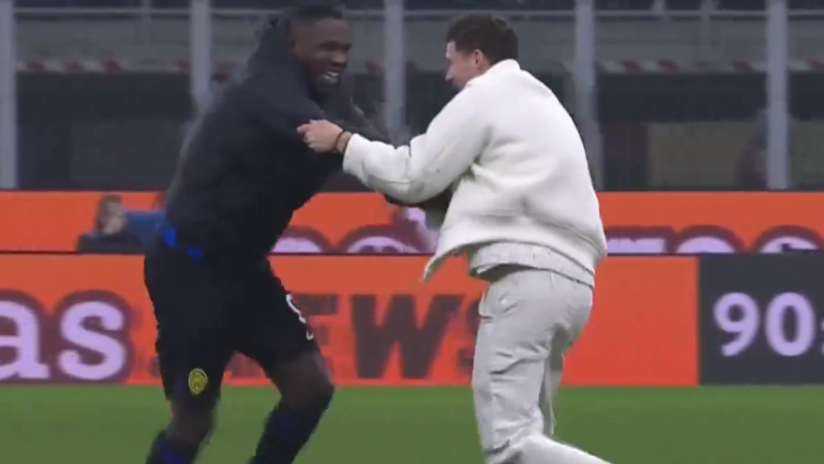 Thuram abbraccia Pavard in allenamento: Benji è tornato! -FOTO 26 Thuram Pavard