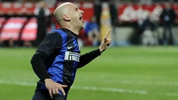 rocchi-tommaso-casa-inter-(esulta)-2013-ifa
