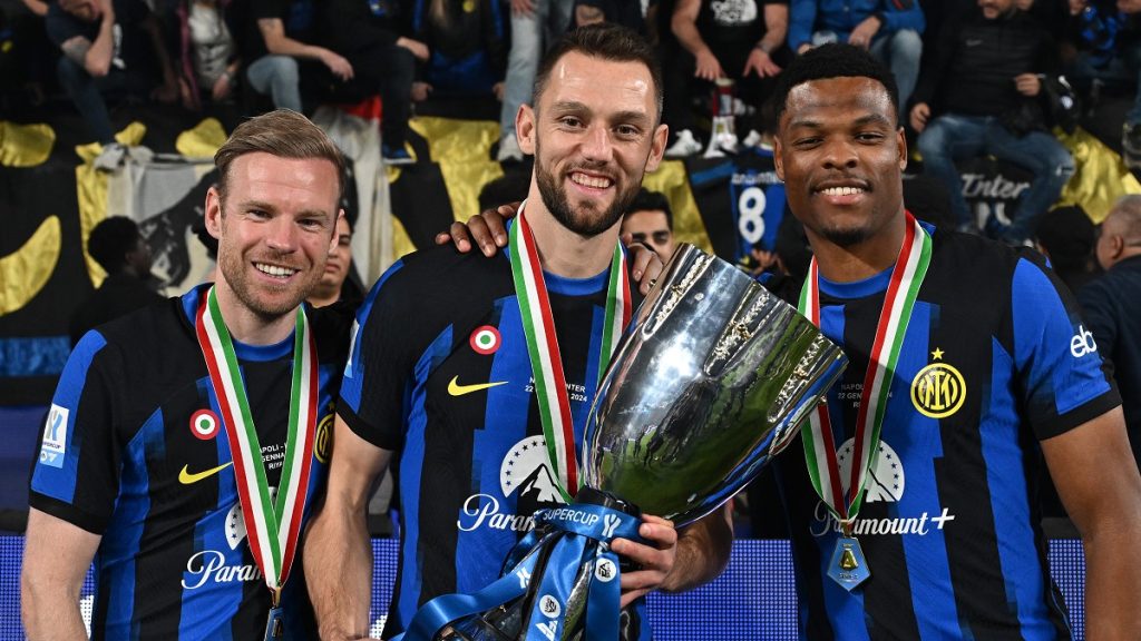 Supercoppa italiana, quanto vale il trofeo: montepremi e i riconoscimenti squadra per squadra 1 Klaassen de Vrij Dumfries
